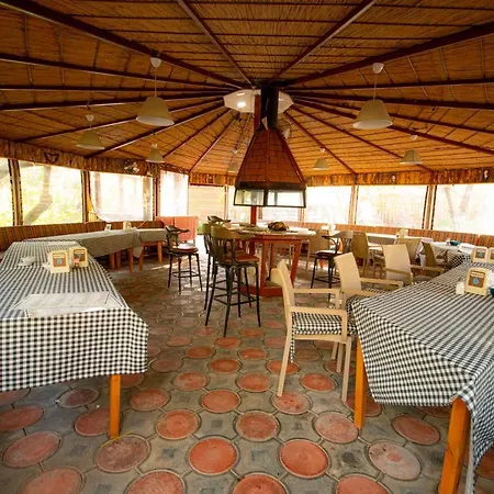 فندق مبيت وإفطار Alpstar & Restaurant