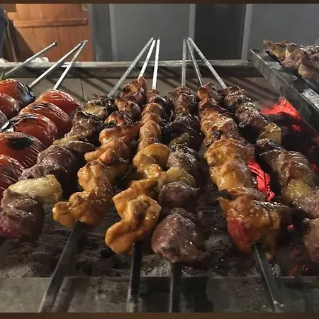 Alpstar & Restaurant فندق مبيت وإفطار 3*