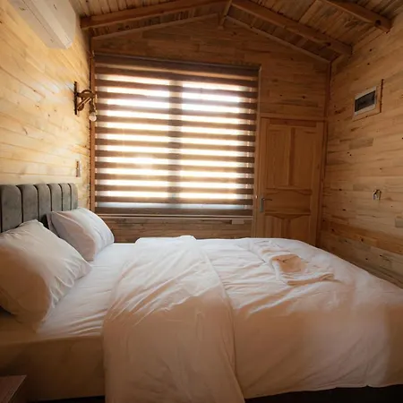 Alpstar Camping&restaurant Bed and breakfast
